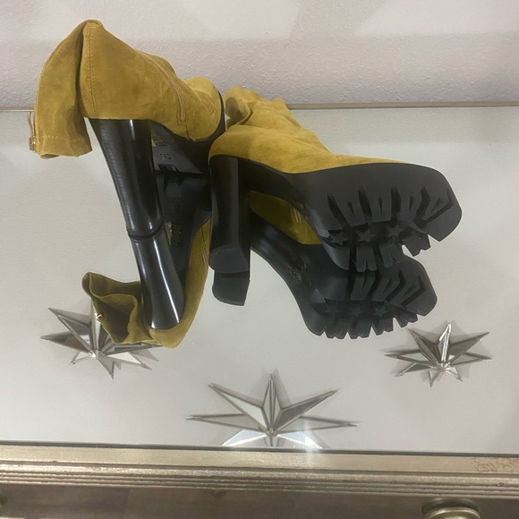 Azalea Wang Selfish Desire Boot in MUSTARD SUEDE size 8.5 - Picture 3 of 5